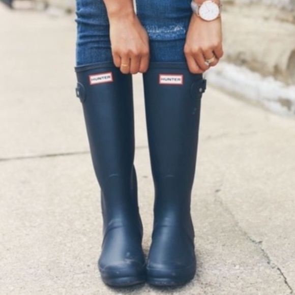 navy blue hunter wellies